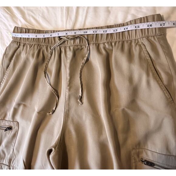 Banana Republic Women’s Jogger Cargo Pants L Tan Tencel Lyocell Pull-On - Picture 10 of 10